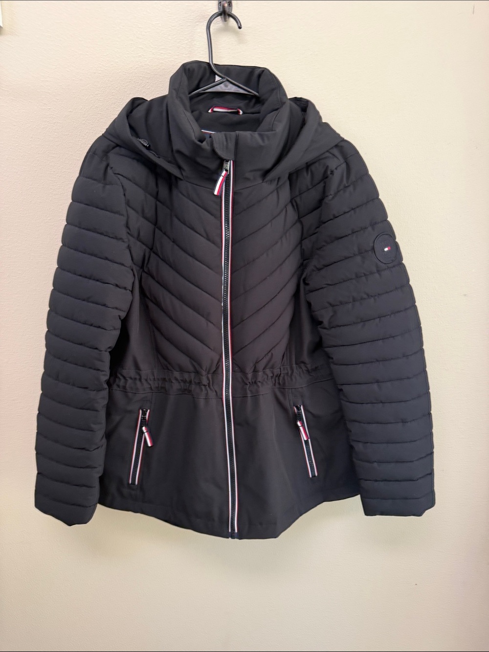 Tommy Hilfiger Women’s Black Puffer Jacket SzL NWOT
